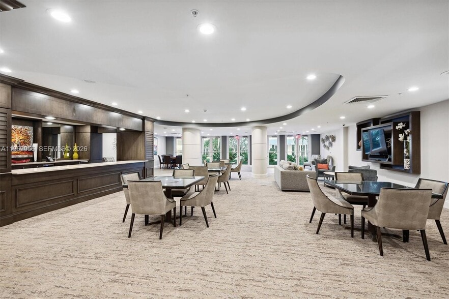 Building Photo - 6051 N Ocean Dr