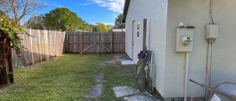 Building Photo - 1450 Mariposa Dr NE
