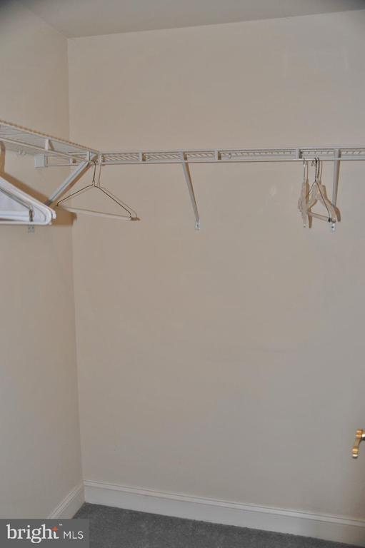 Building Photo - 7582 Venture Dr