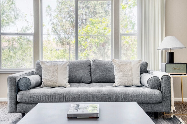 Building Photo - 7225 Charmant Dr