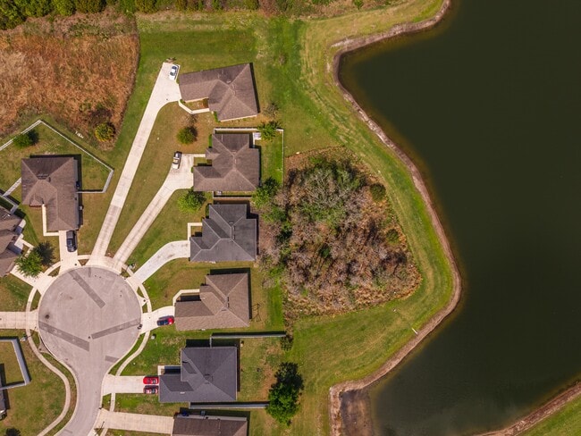 Building Photo - 1621 Town Park Ct