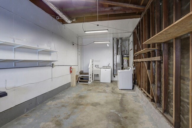 Building Photo - Updated & super clean 3 Bed/ 2 Bath Daly City home. YouTube Tour!