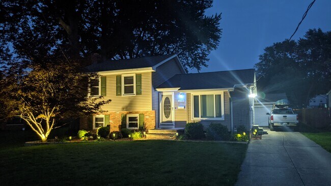 landscape lighting - 6745 Middlebrook Blvd