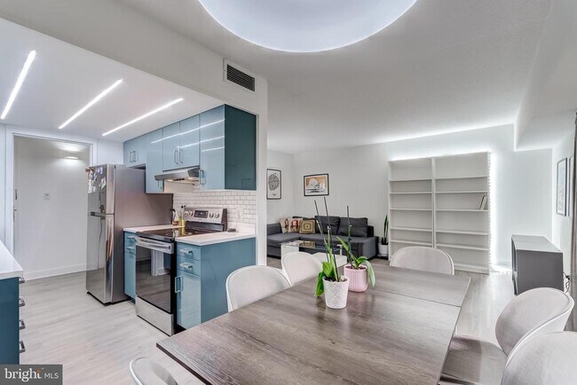 Building Photo - 11643 Stoneview Square