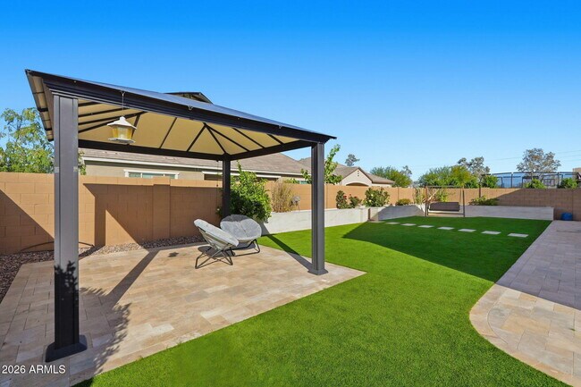 Building Photo - 204 E Taurus Pl