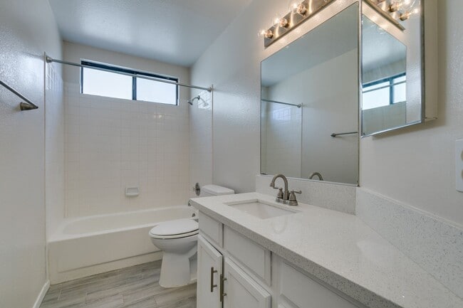 Building Photo - Beautifully Upgraded 3BD/2BA Home in Henderson’s Green Valley