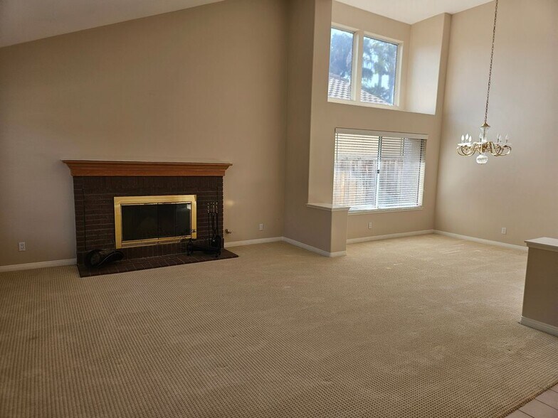 Building Photo - 2611 Uranium Dr