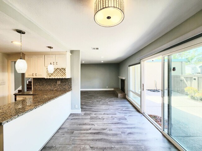 Building Photo - Spacious 4 bedroom in Foster City