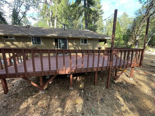 Building Photo - 12123 Cement Hill Rd