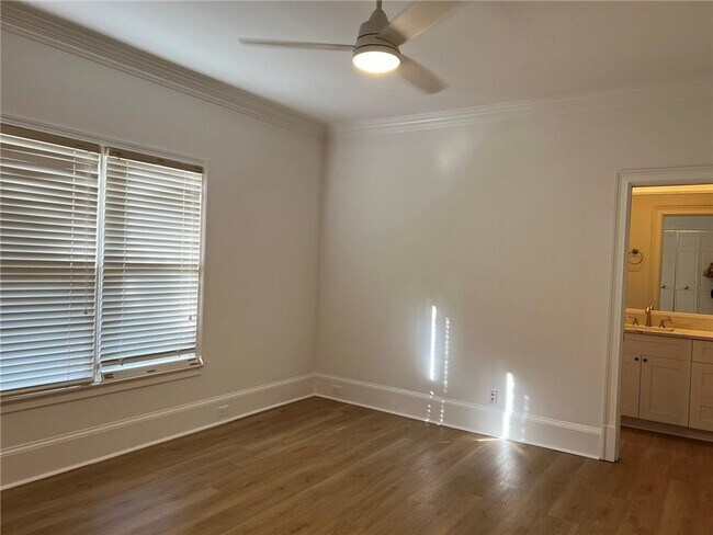 Building Photo - 4608 Chattahoochee Crossing SE