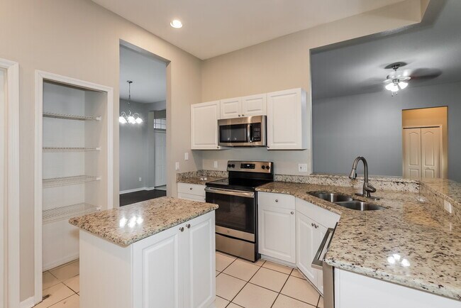 Building Photo - 6041 Cason Way