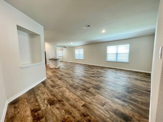 Building Photo - FOR RENT | 4 Bed • 2 Bath in Langdon