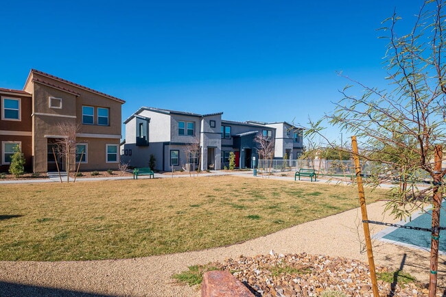 Building Photo - 444 Moonlight Cove Dr