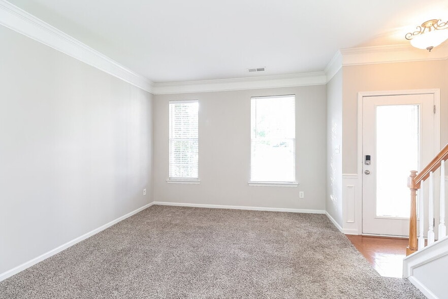Building Photo - 5721 Verrazano Dr