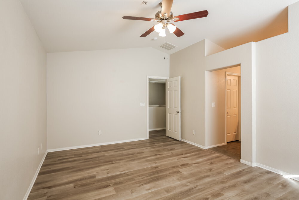 Building Photo - 712 Cades Cove Ave