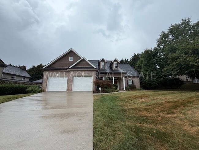 Primary Photo - MAIN LEVEL LIVING IN THE HEART OF FARRAGUT...