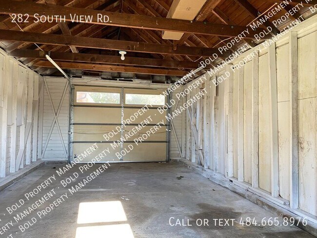 Building Photo - 282 S View Rd