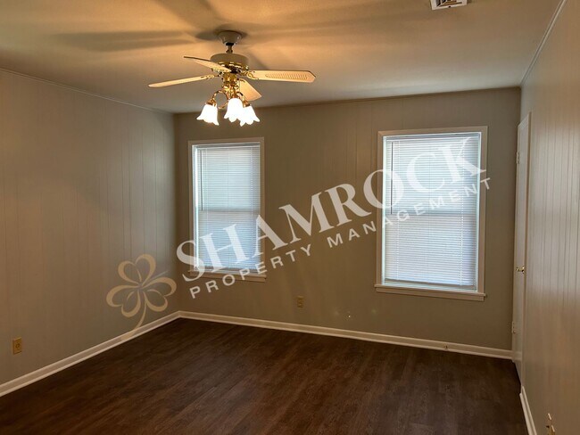 Building Photo - 5119 Loch Lomond Dr