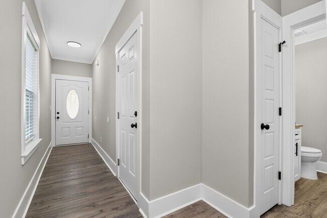 Building Photo - Beautiful 3BD/2.5BA Single Family Home in Reid Park!