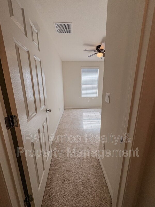 Building Photo - 7079 Woodchase Glen Dr