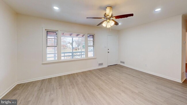 Building Photo - 6511 Enfield Dr