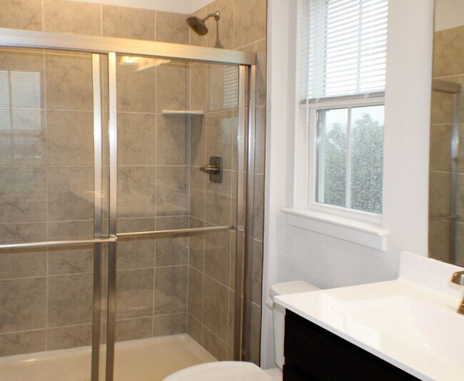 Building Photo - 2061 Lockwood Dr