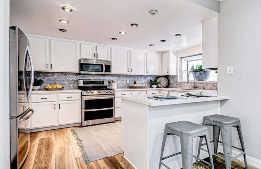 Kitchen - 2218 Mathews Ave
