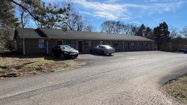 Building Photo - 155 Eastview Ave