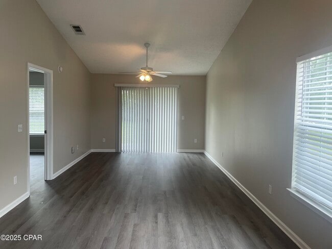 Building Photo - 3613 Eagle Ln