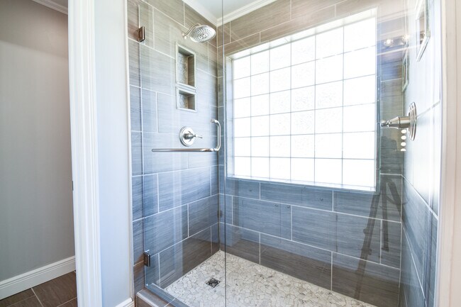 Building Photo - 701 Earls Ct