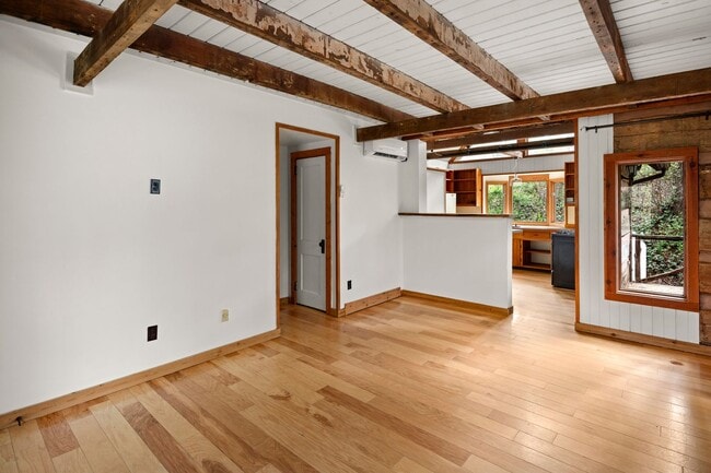 Building Photo - Sovereign Oaks Cabin