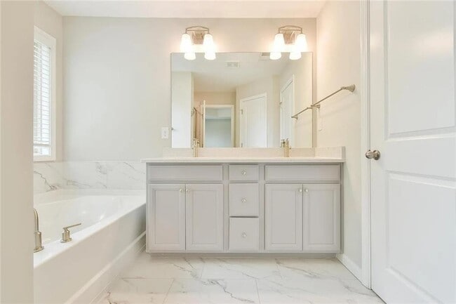 Building Photo - 380 Provenance Dr