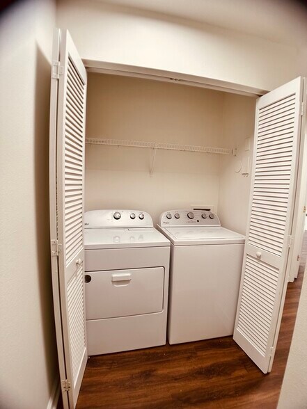 Washer and Dryer - 1575 Ridenour Pkwy NW