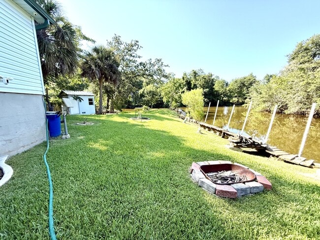 Building Photo - 1700 Lucina Cove
