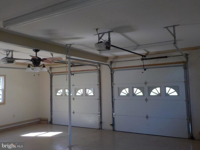Building Photo - 21210 Bernie Lawrence Ln