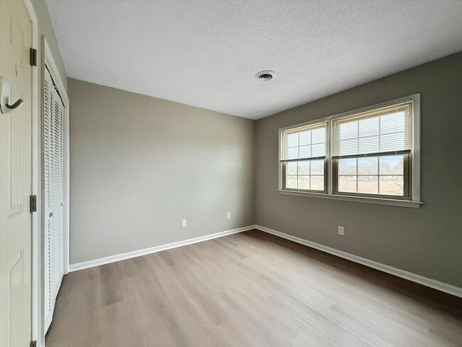 Building Photo - 5BR Back River Views | 2-Car Garage | Cul-de-Sac | Hampton VA