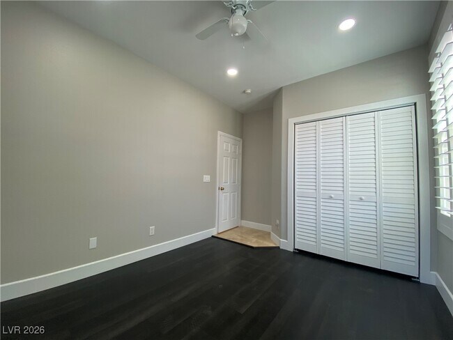 Building Photo - 7956 Skyline View Ct