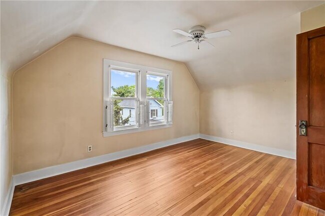 Building Photo - 318 Highland Ln