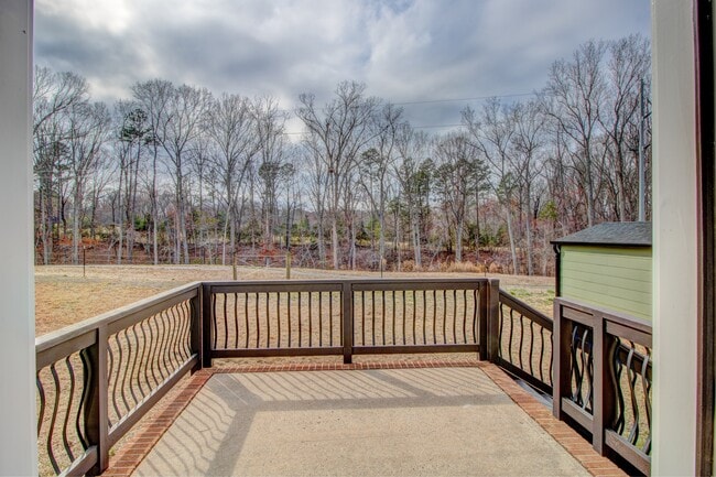 Building Photo - 105 Dutchess Dr