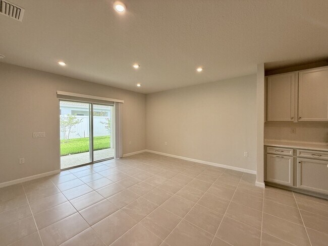 Building Photo - 499 Voltaire Dr