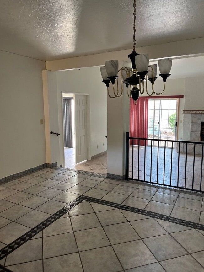 Building Photo - 2 bedroom 2 bath condo