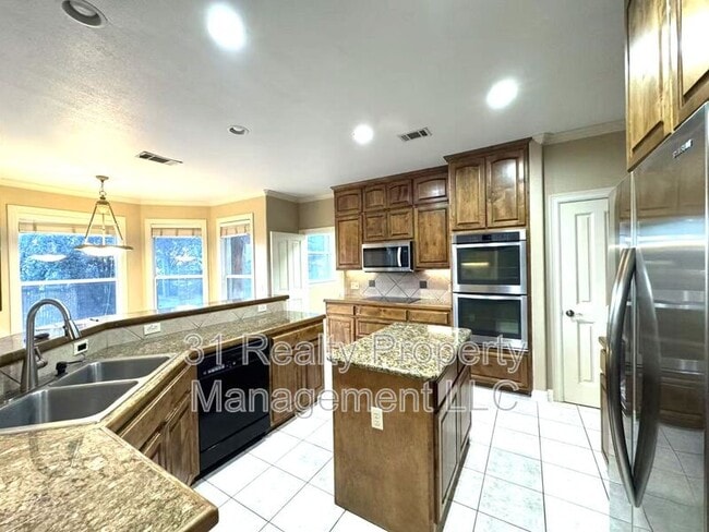 Building Photo - 7 Monarch Oaks Ln