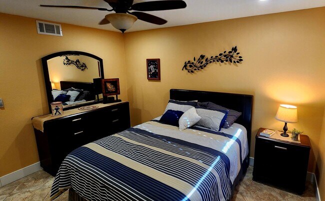 Building Photo - Nicely updated home in 45+ Active Adult Community of Leisure World. Available April 1st, 2025 to ...