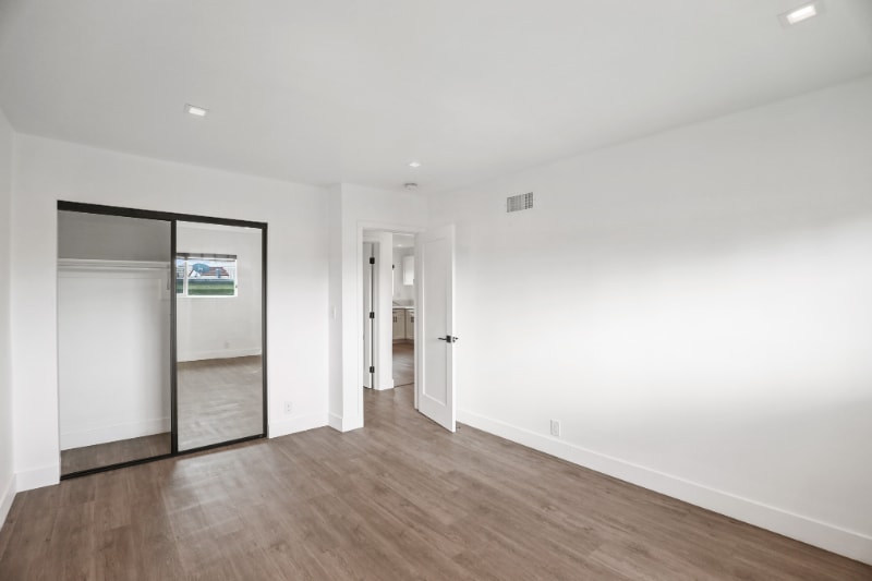 Building Photo - 701 N Hill Pl