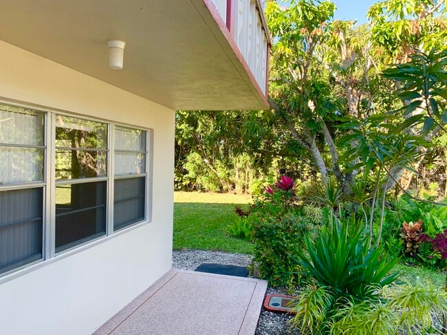 Building Photo - 39 Sussex B