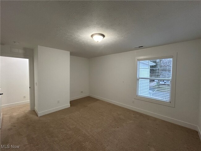 Building Photo - 1167 Iroquois Ave