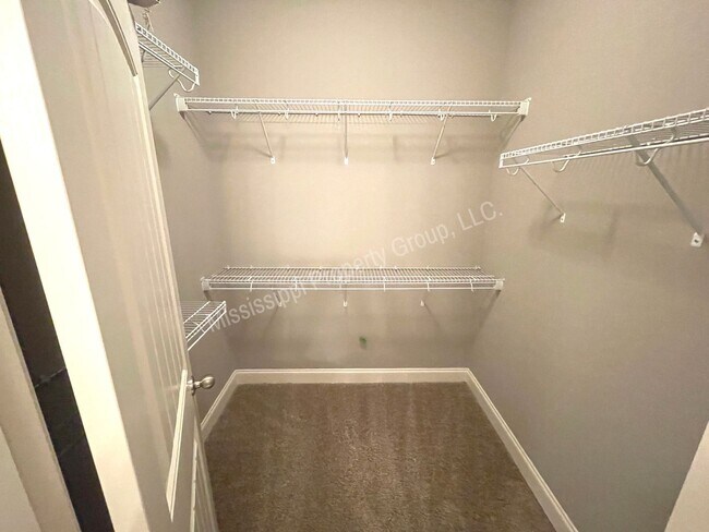 Building Photo - 4BR/4.5BA For Rent