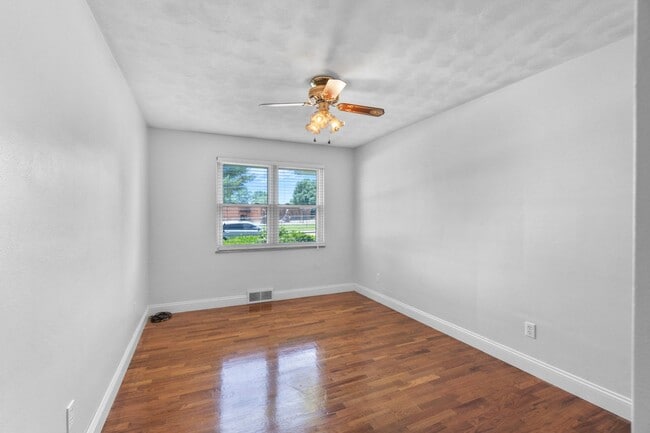 Building Photo - Charming House in Cape Girardeau