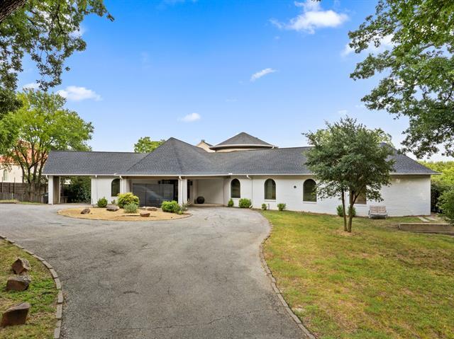 Building Photo - 8542 Meadowbrook Dr