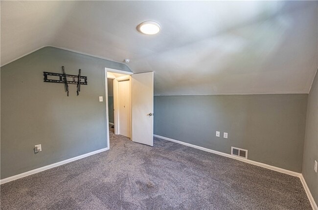 Building Photo - 414 Hochberg Rd